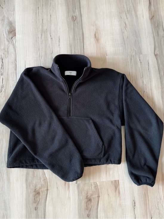 Aritzia Sweaters - Aritzia Women's Black Sweater